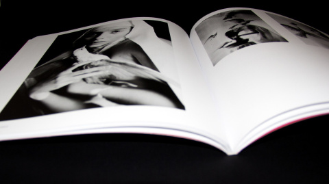 Katalog Laura Makabresku „SANGUIS” Katalog Laura Makabresku „SANGUIS”